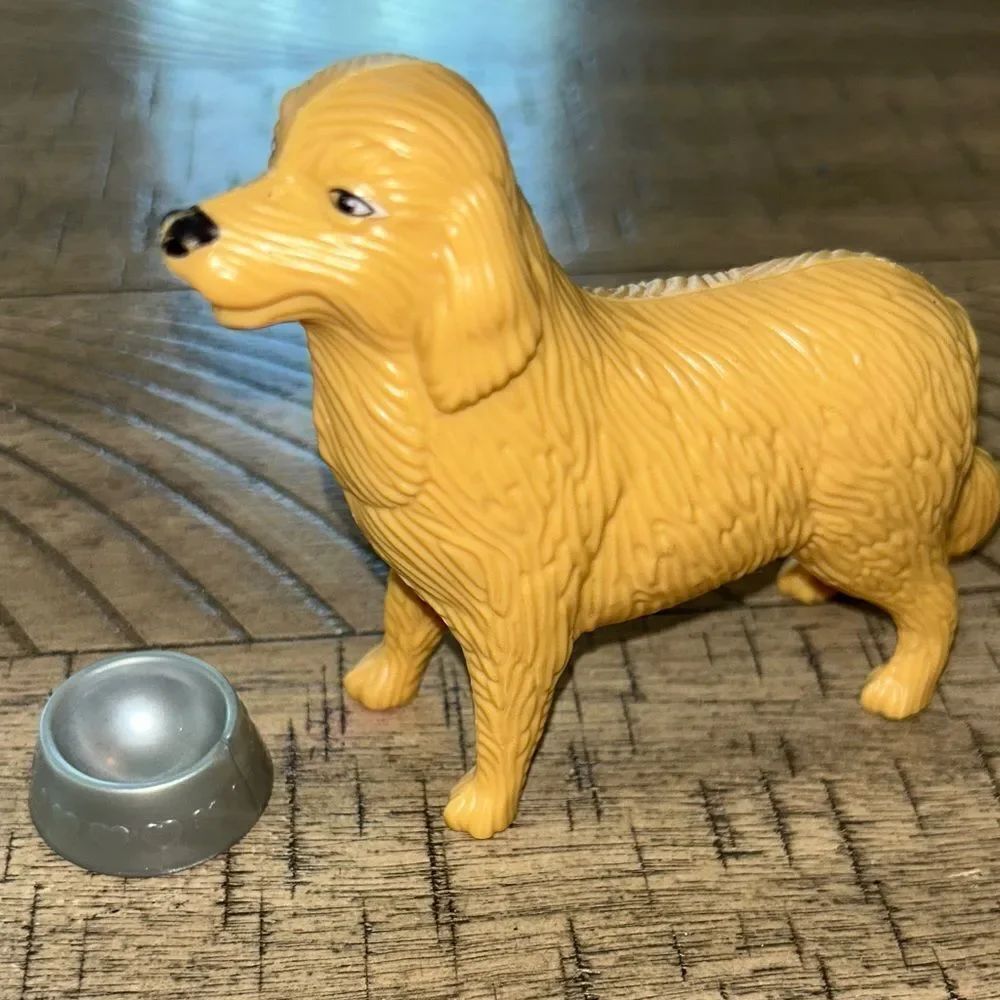 Adorable Golden Retriever with Silver Food 🥘 Bowl 🥣 Playset